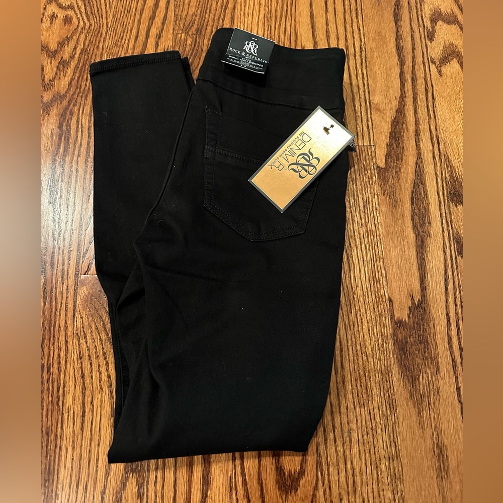BNWT Rock & Republic Denim RX pull on leggings